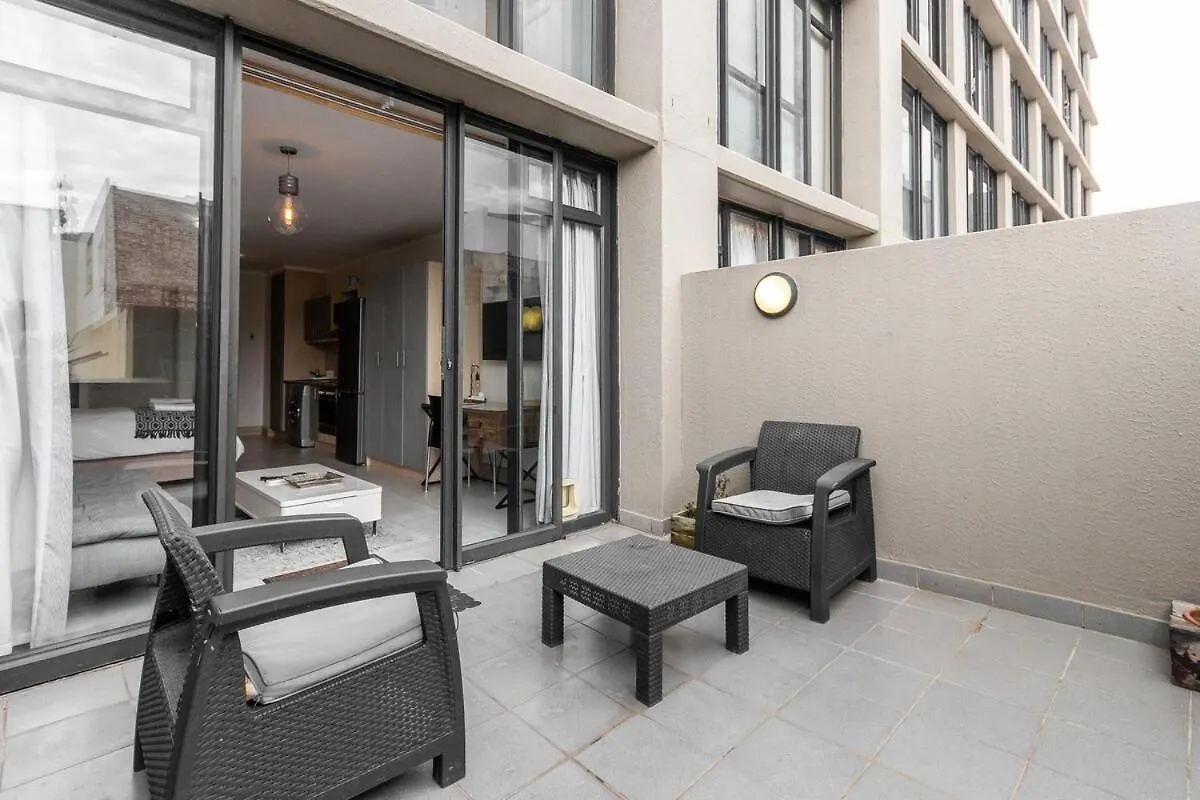 Apartment Four Seasons City Studio 8Th Floor W Gym & Pool Cape Town South Africa